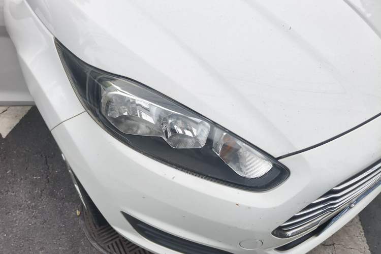 Used Ford Fiesta 2013 Hatchback 1.5L Manual Fashion Edition Right Front Headlight
