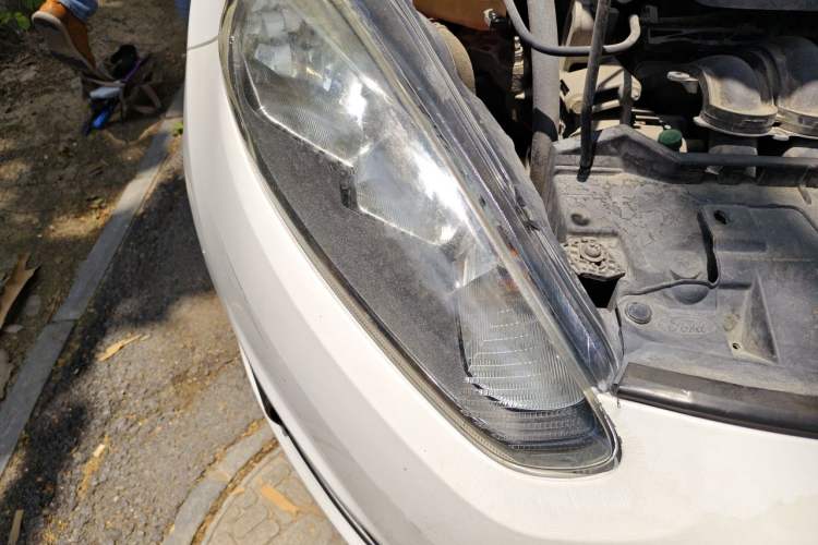 Used Ford Fiesta 2013 Hatchback 1.5L Automatic Fashion Edition Right Front Headlight