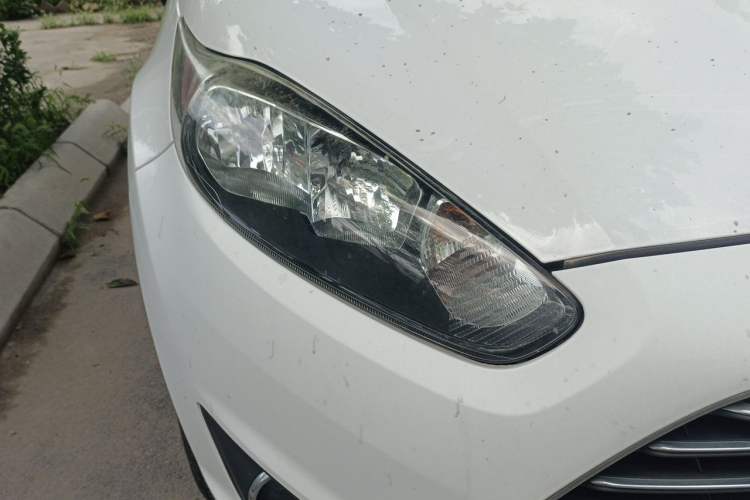 Used Ford Fiesta 2013 Hatchback 1.5L Automatic Fashion Edition Right Front Headlight