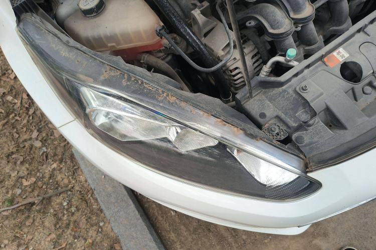Used Ford Fiesta 2013 Sedan 1.5L Manual Fashion Edition Right Front Headlight
