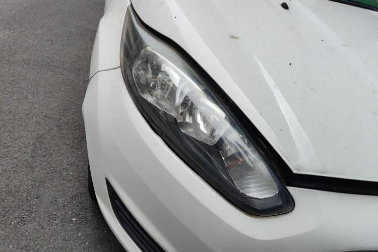 Used Ford Fiesta 2013 Hatchback 1.5L Manual Fashion Edition Right Front Headlight