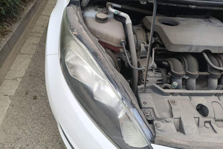 Used Ford Fiesta 2013 Hatchback 1.5L Manual Fashion Edition Right Front Headlight