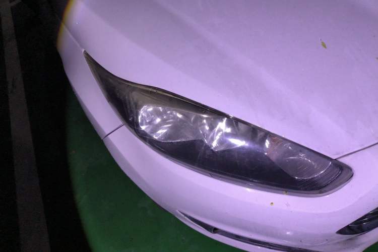 Used Ford Fiesta 2013 Hatchback 1.5L Automatic Fashion Edition Right Front Headlight