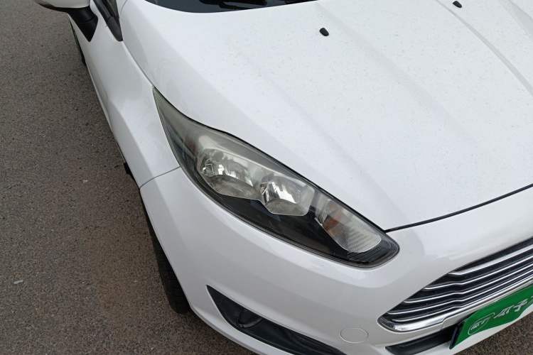Used Ford Fiesta 2013 Hatchback 1.5L Automatic Fashion Edition Right Front Headlight