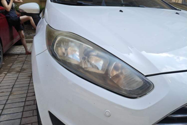 Used Ford Fiesta 2013 Hatchback 1.5L Automatic Fashion Edition Right Front Headlight