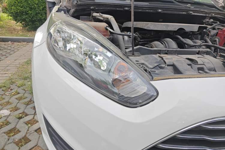 Used Ford Fiesta 2013 Hatchback 1.5L Manual Fashion Edition Right Front Headlight