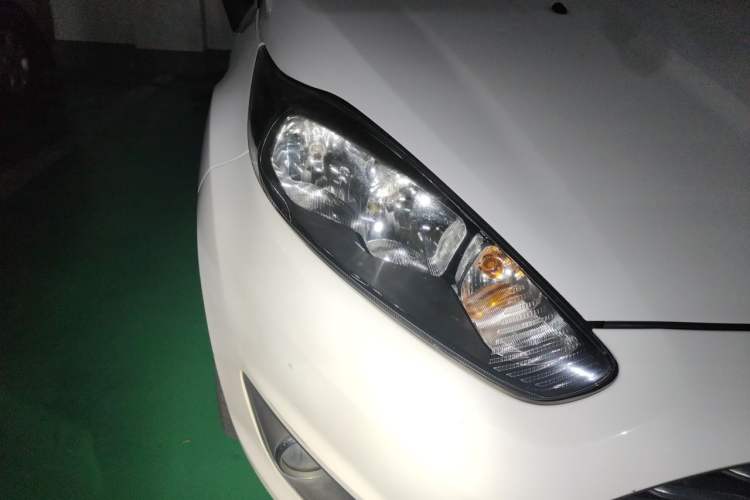 Used Ford Fiesta 2013 Sedan 1.5L Automatic Fashion Edition Right Front Headlight
