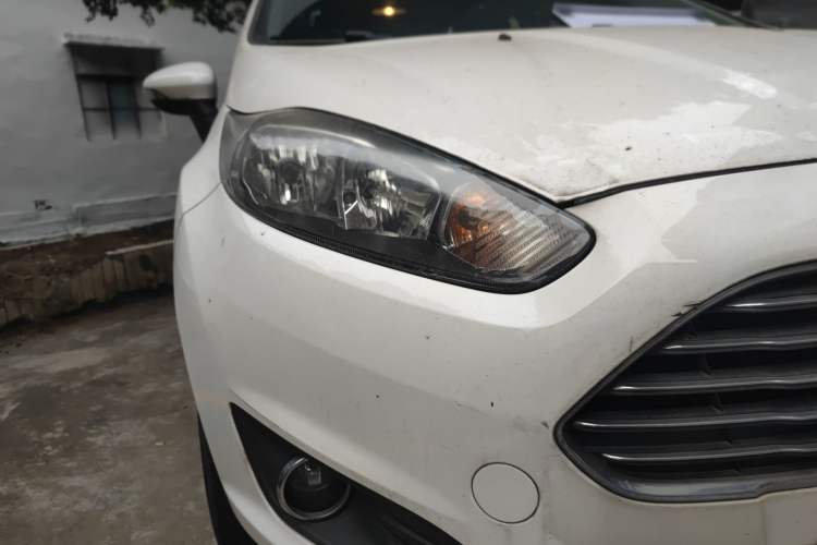 Used Ford Fiesta 2013 Hatchback 1.5L Automatic Fashion Edition Right Front Headlight