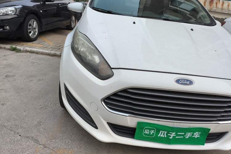 Used Ford Fiesta 2013 Hatchback 1.5L Manual Fashion Edition Right Front Headlight