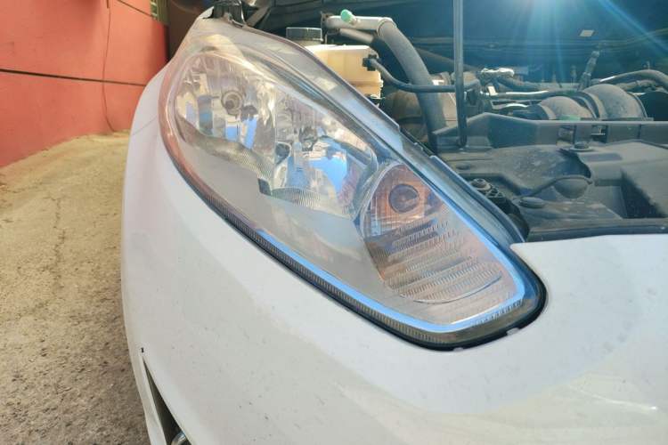 Used Ford Fiesta 2013 Hatchback 1.5L Automatic Sport Model Right Front Headlight