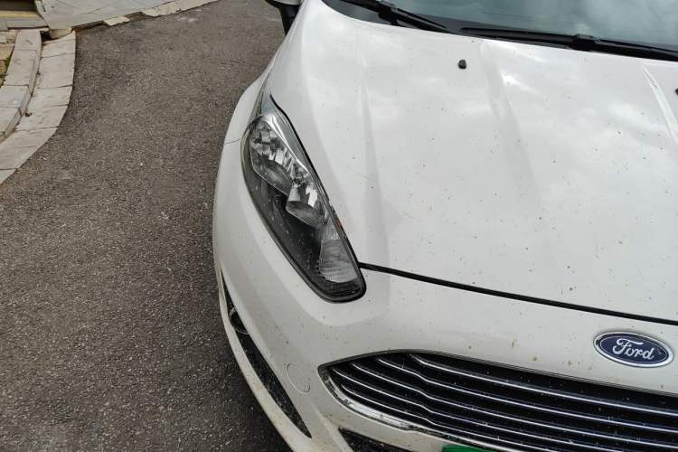 Used Ford Fiesta 2013 Hatchback 1.5L Automatic Fashion Edition Right Front Headlight