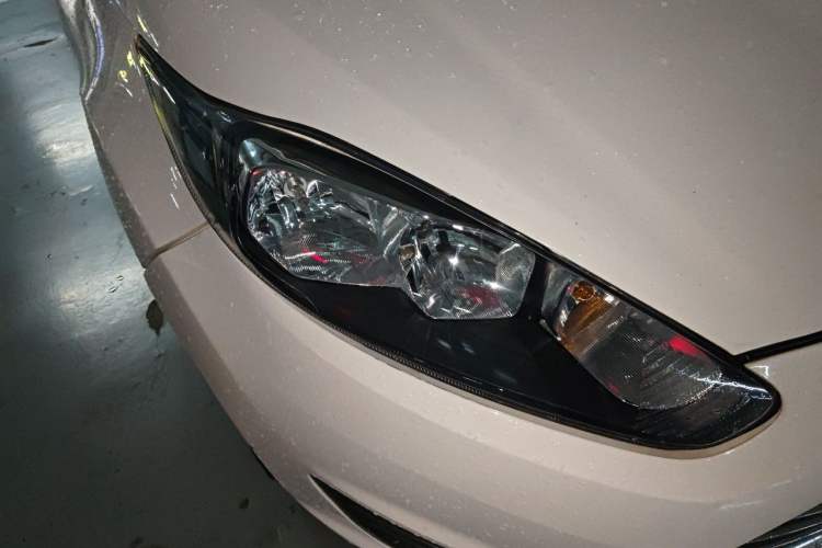 Used Ford Fiesta 2013 Sedan 1.5L Manual Fashion Edition Right Front Headlight