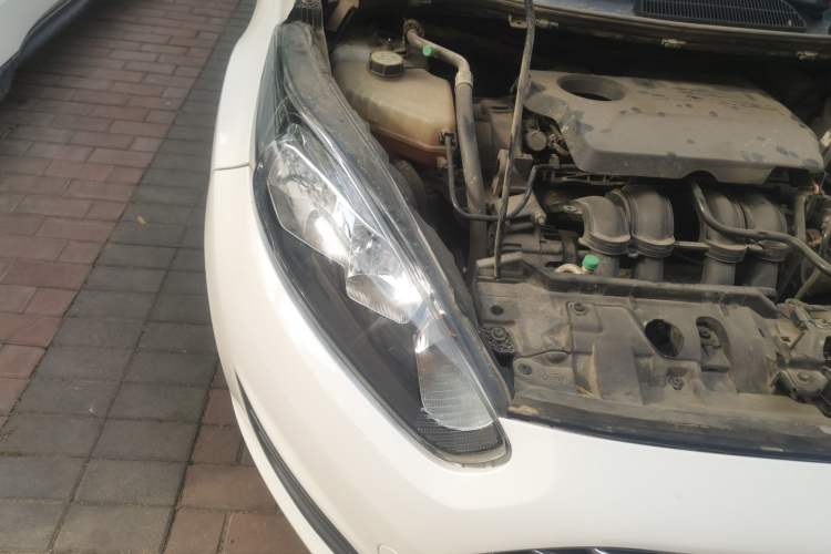 Used Ford Fiesta 2013 Sedan 1.5L Manual Fashion Edition Right Front Headlight