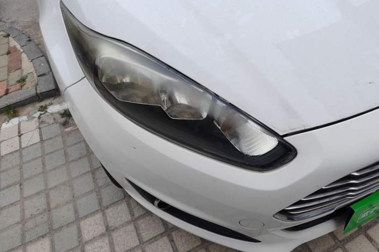Used Ford Fiesta 2013 Sedan 1.5L Automatic Fashion Edition Right Front Headlight