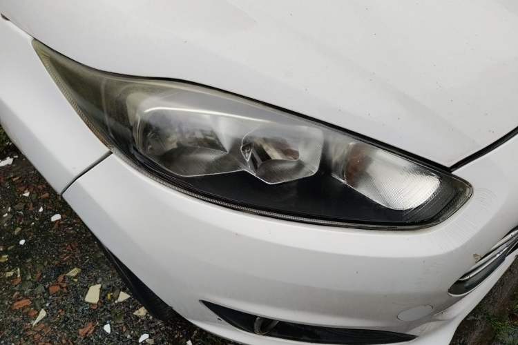 Used Ford Fiesta 2013 Hatchback 1.5L Automatic Fashion Edition Right Front Headlight