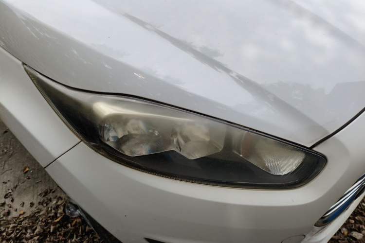 Used Ford Fiesta 2013 Hatchback 1.5L Manual Fashion Edition Right Front Headlight