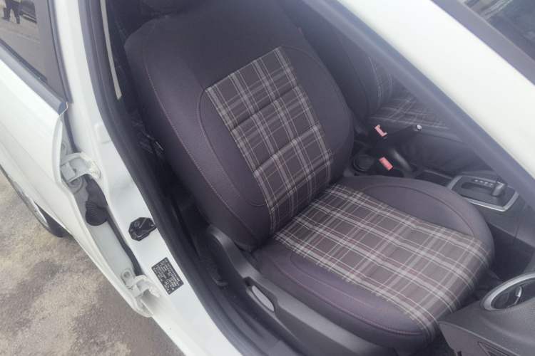 Used Ford Fiesta 2013 Hatchback 1.5L Automatic Fashion Edition Right Front Seat