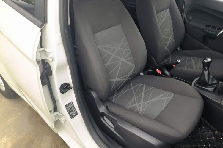 Used Ford Fiesta 2013 Sedan 1.5L Manual Fashion Edition Right Front Seat