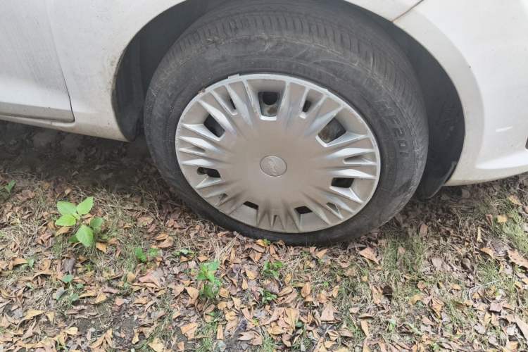 Used Ford Fiesta 2013 Sedan 1.5L Manual Fashion Edition Right Front Wheel Hub