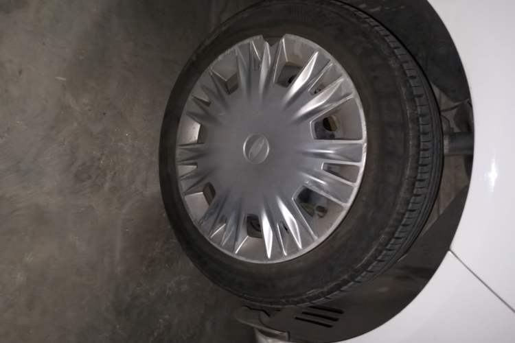 Used Ford Fiesta 2013 Sedan 1.5L Manual Fashion Edition Right Front Wheel Hub