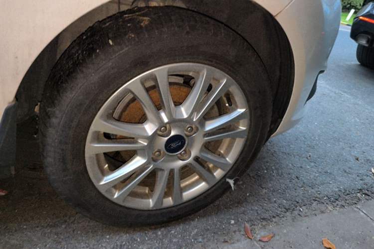 Used Ford Fiesta 2013 Hatchback 1.5L Automatic Fashion Edition Right Front Wheel Hub