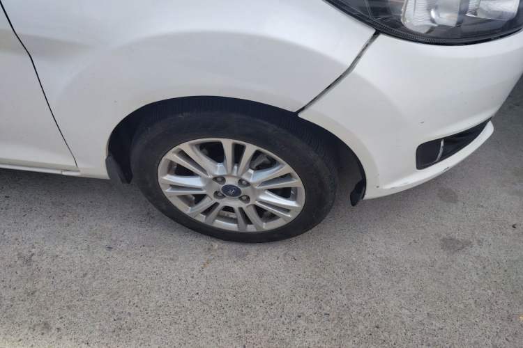 Used Ford Fiesta 2013 Hatchback 1.5L Automatic Fashion Edition Right Front Wheel Hub