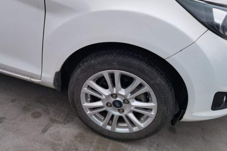 Used Ford Fiesta 2013 Hatchback 1.5L Automatic Prestige Model Right Front Wheel Hub