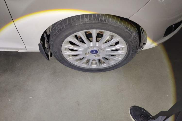 Used Ford Fiesta 2013 Hatchback 1.5L Automatic Sport Model Right Front Wheel Hub