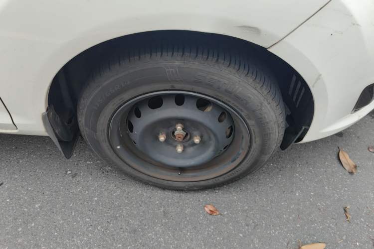 Used Ford Fiesta 2013 Hatchback 1.5L Automatic Sport Model Right Front Wheel Hub