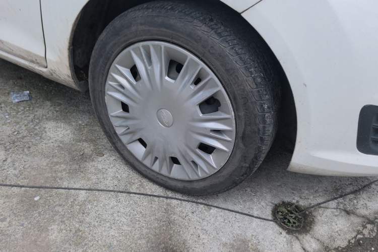 Used Ford Fiesta 2013 Hatchback 1.5L Manual Fashion Edition Right Front Wheel Hub