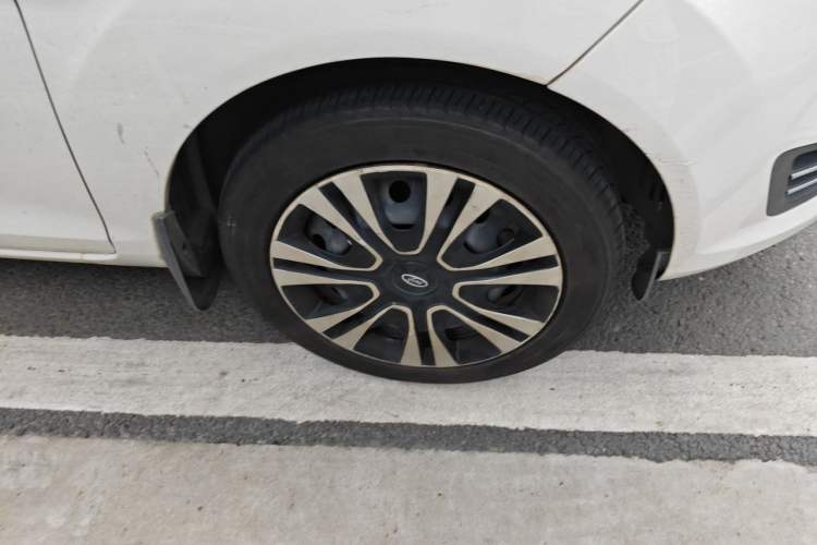 Used Ford Fiesta 2013 Sedan 1.5L Manual Fashion Edition Right Front Wheel Hub