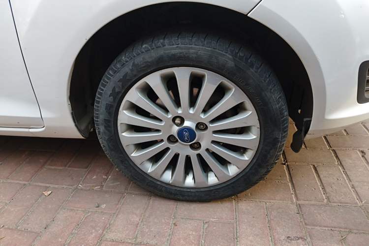 Used Ford Fiesta 2013 Hatchback 1.5L Manual Fashion Edition Right Front Wheel Hub