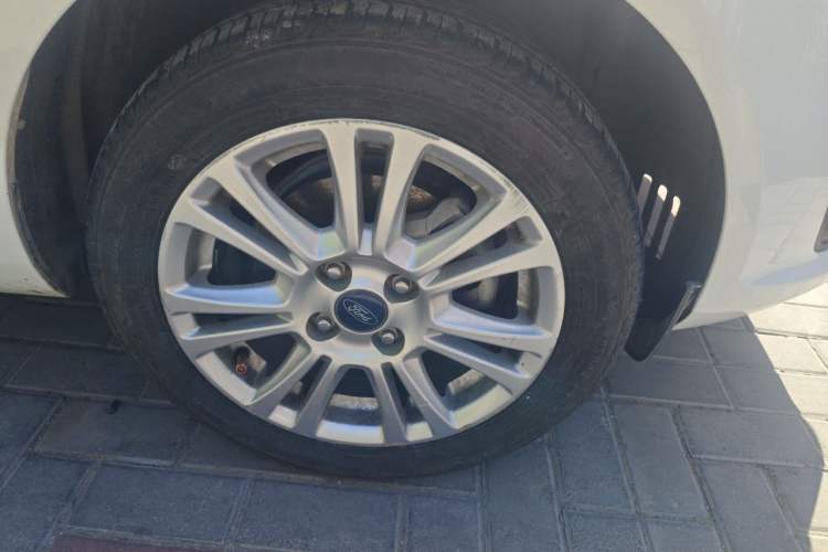 Used Ford Fiesta 2013 Hatchback 1.5L Automatic Prestige Model Right Front Wheel Hub