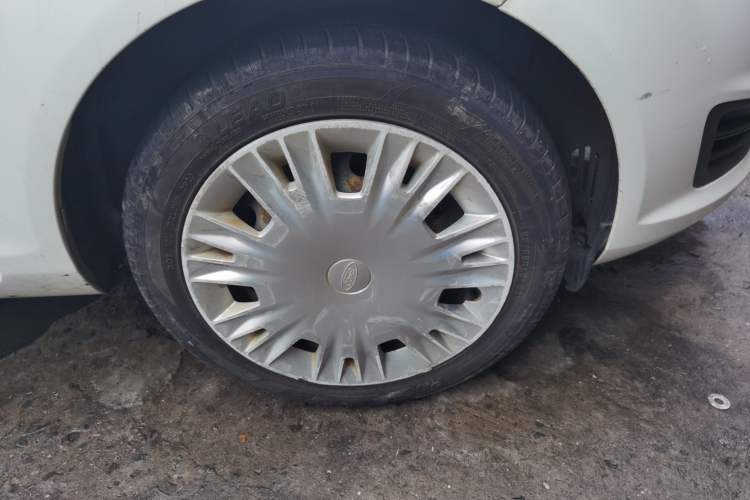 Used Ford Fiesta 2013 Hatchback 1.5L Manual Fashion Edition Right Front Wheel Hub