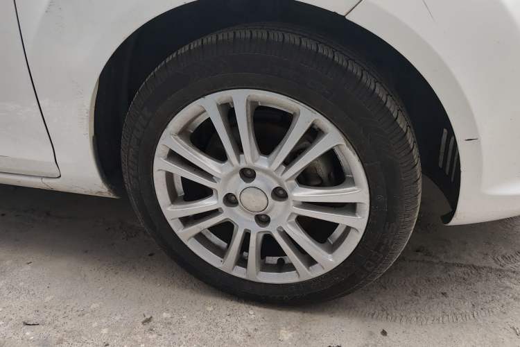 Used Ford Fiesta 2013 Hatchback 1.5L Manual Fashion Edition Right Front Wheel Hub