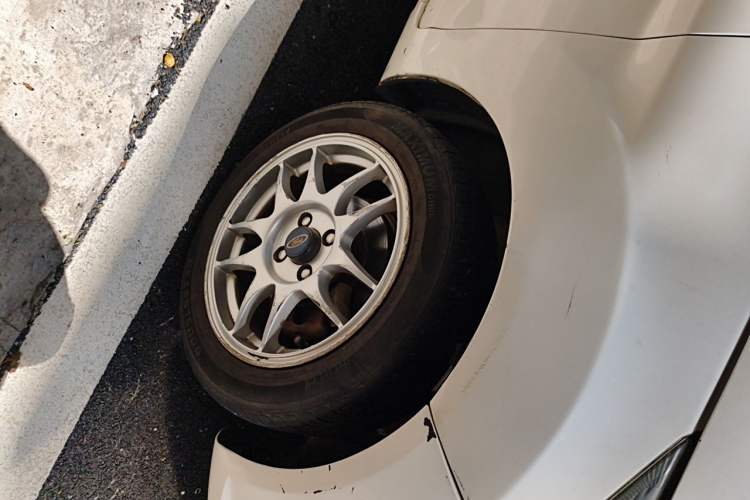 Used Ford Fiesta 2013 Hatchback 1.5L Manual Fashion Edition Right Front Wheel Hub