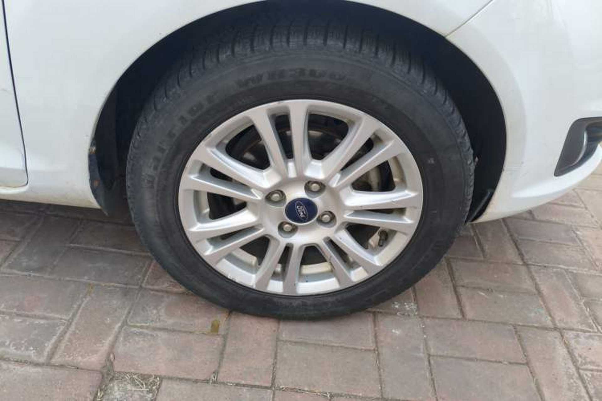 Used Ford Fiesta 2013 Hatchback 1.5L Automatic Fashion Edition Right Front Wheel Hub
