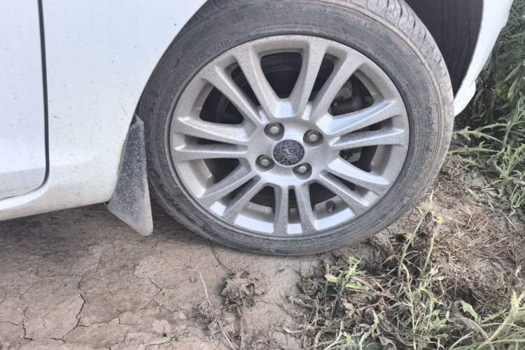 Used Ford Fiesta 2013 Hatchback 1.5L Manual Fashion Edition Right Front Wheel Hub