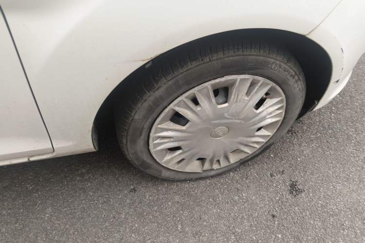 Used Ford Fiesta 2013 Sedan 1.5L Manual Fashion Edition Right Front Wheel Hub