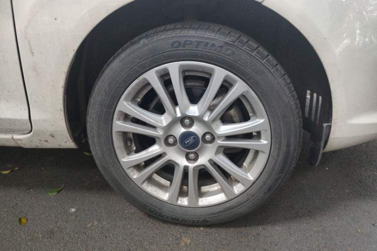 Used Ford Fiesta 2013 Sedan 1.5L Automatic Prestige Model Right Front Wheel Hub