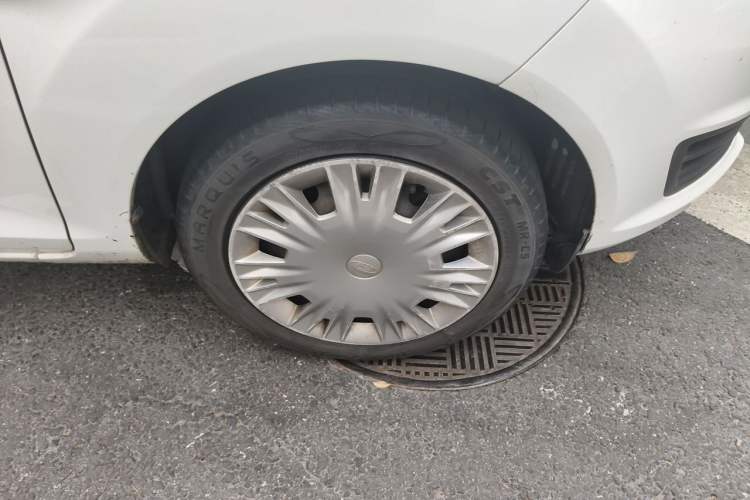 Used Ford Fiesta 2013 Hatchback 1.5L Manual Fashion Edition Right Front Wheel Hub