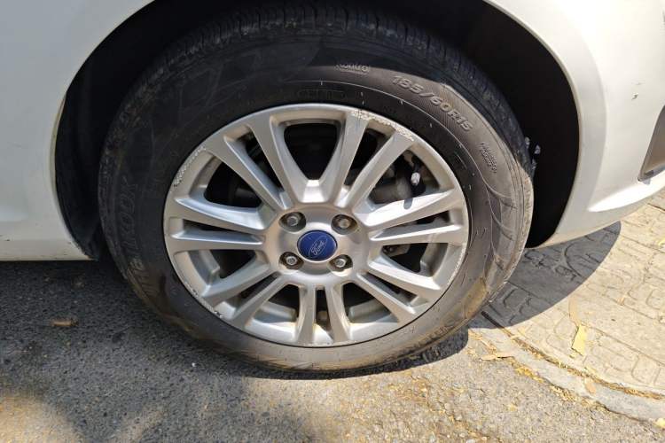 Used Ford Fiesta 2013 Hatchback 1.5L Automatic Fashion Edition Right Front Wheel Hub