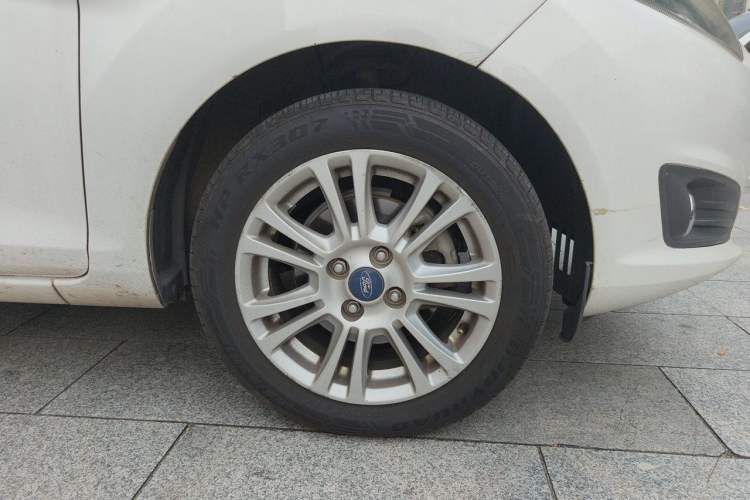 Used Ford Fiesta 2013 Hatchback 1.5L Automatic Prestige Model Right Front Wheel Hub