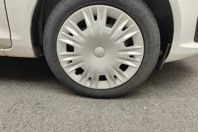 Used Ford Fiesta 2013 Hatchback 1.5L Manual Fashion Edition Right Front Wheel Hub