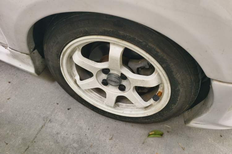 Used Ford Fiesta 2013 Sedan 1.5L Manual Fashion Edition Right Front Wheel Hub