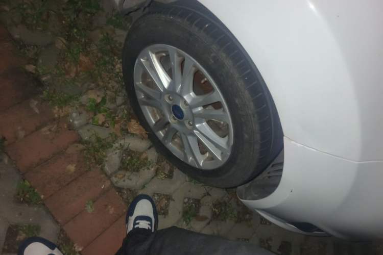 Used Ford Fiesta 2013 Sedan 1.5L Automatic Fashion Edition Right Front Wheel Hub