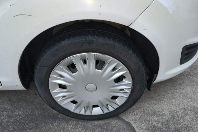 Used Ford Fiesta 2013 Sedan 1.5L Manual Fashion Edition Right Front Wheel Hub