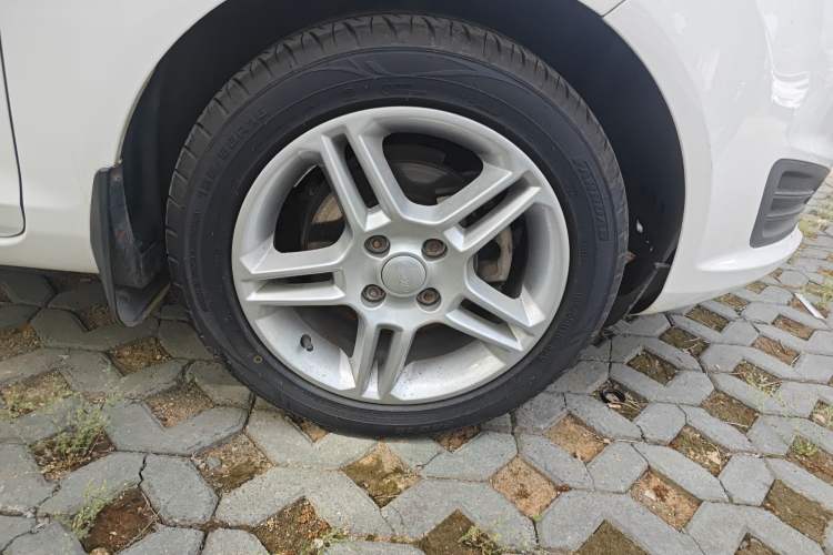 Used Ford Fiesta 2013 Hatchback 1.5L Manual Fashion Edition Right Front Wheel Hub