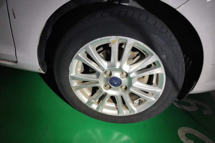 Used Ford Fiesta 2013 Sedan 1.5L Automatic Fashion Edition Right Front Wheel Hub