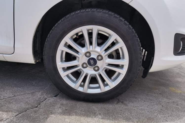 Used Ford Fiesta 2013 Sedan 1.5L Automatic Fashion Edition Right Front Wheel Hub